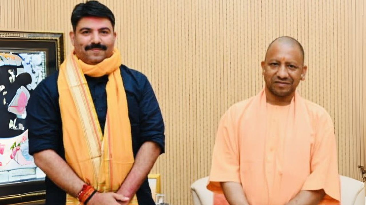 CM Yogi Adityanath और Dr. Shalabh Mani Tripathi को धमकी